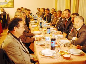 Hükümetin gündemi işsizlik olmalı