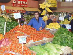 Akdeniz’i yağmur vurdu sebze fiyatları yükseldi