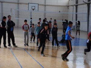 Sarayönü’nde voleybol turnuvası