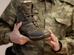 Kara Kuvvetleri'nde siyah bot devri kapanıyor