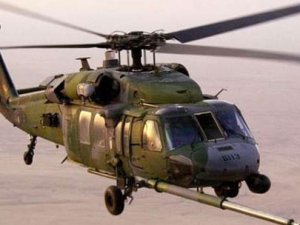 Askeri helikoptere ateş açıldı