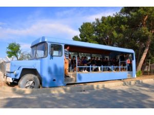 25 Yıl Taşıdığı Öğrencilere Durak Oldu