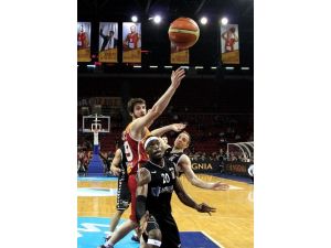 Galatasaray Liv Hospital: 70 - Beşiktaş Integral Forex: 72