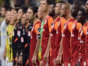 Türkiye'de futbol maçlarının tümü ertelendi