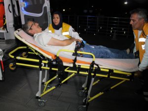 Kapıyı açmayan babasını bıçakladı