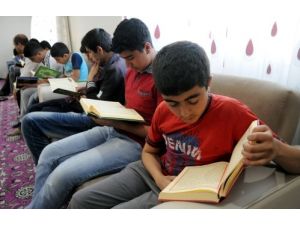 Soma’daki Madenciler İçin Dua Ettiler