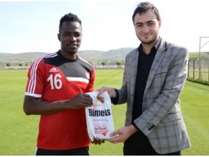 Sivasspor'ın Gol Silahı Utaka'ya 58. Gol Ödülü