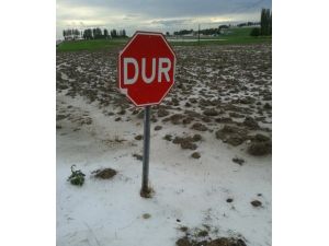 Dolu Yağışı Her Tarafı Beyaza Bürüdü