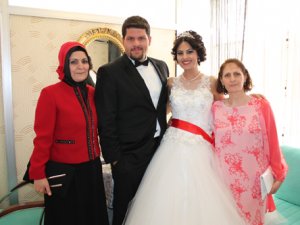 Nişancı ailesinin düğün mutluluğu