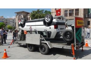 Emniyet Kemeri Takmanın Önemi Simülatörle Gösterildi