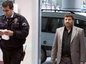 Alkol alıp birbirlerini bıçakladılar