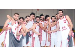 Gediz Üniversitesi Basketbolda 5'te 5 Yaptı