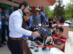 "Selçuklu Kartalı" yerdeki cisimlerin analizini yapıyor
