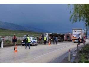 Erzurum'da Yolcu Midibüsü Yan Yattı: 21 Yaralı