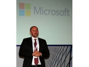 Microsoft, 1 Yılda 5,2 Milyon Kullanıcısına Bulut Teknolojisi Sattı