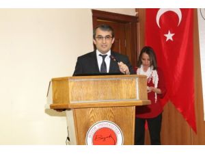 Rektör Uçar: Kamu Kurumlarında İstihdam Oranı Geçmiş Yıllara Göre Düştü