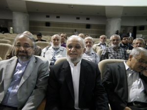 O’nun izinden gitmeliyiz