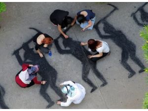 301 Maden İşçisinin Siluetini Kömürlerle Yere Resmettiler