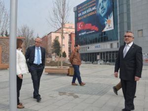 Afiş Gitti, Seçim Bitti, Dava Başladı