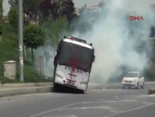 Okmeydanı karıştı! Polis canını zor kurtardı