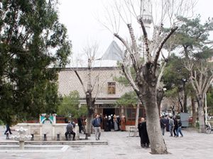 Konya'ya gelen turistler artık Şems'i de arıyor