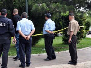 Boğazını keserek öldürdüler