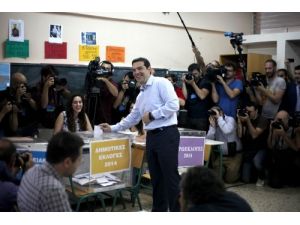 Yunanistan'da 3 Sandıklı Seçim Sorunsuz Devam Ediyor