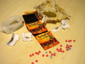 Uyuşturucu Taciri Karı-koca Tutuklandı