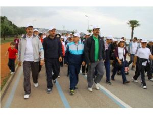 Samsunlular Sağlık İçin 5 Kilometre Yürüdü