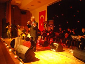 Ahmet Alıcı'dan türkü ziyafeti