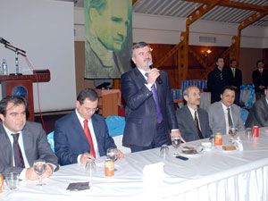 Akyürek’ten Özel Büyükşehir’e tebrik