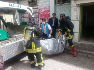 15 gündür haber alınamayan kadın evinde ölü bulundu