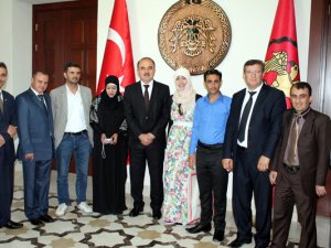 Yemenli gazetecilerden Vali Erol'a ziyaret