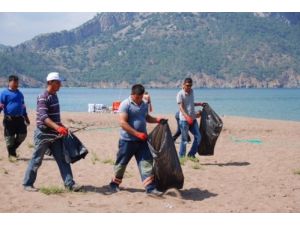 Adrasan Sahilinde Turizm Sezonu Öncesi Temizlik Çalışması Yapıldı