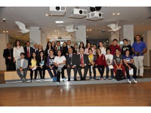 Öğrencilere Pul Koleksiyonculuğu Eğitimi Verildi