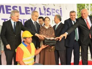 Bakan İslam, Satso Endüstri Meslek Lisesi'nin Temelini Attı