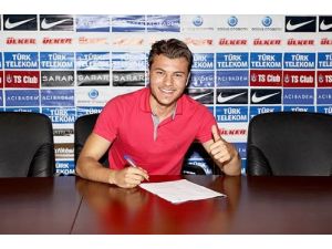 Trabzonspor, Yusuf Erdoğan İle 4 Yıllık Sözleşme İmzaladı