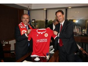 Mostar Takımının Stadına Bursa'dan Destek Geldi