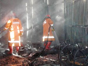 Döküm atölyesi ofisi yangında tamamen yandı