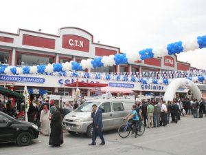 Çetinler AVM yeni yüzüyle hizmette