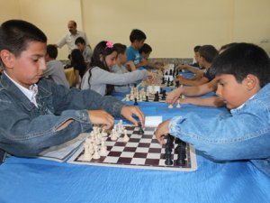 Beyşehir’de satranç turnuvasına  yoğun ilgi