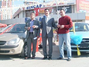 Sincap Marketleri talihlileri hediyelerini aldı