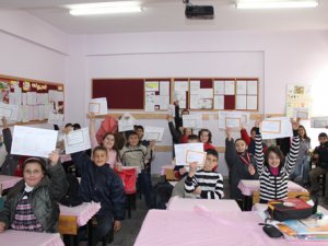 Öğrenciyi karne heyecanı sardı