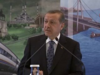 Erdoğan: Bendeki bayrak sevgisinin sende zerresi olamaz
