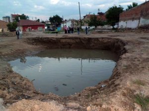 Su dolu çukura düşen kardeşler kurtarıldı