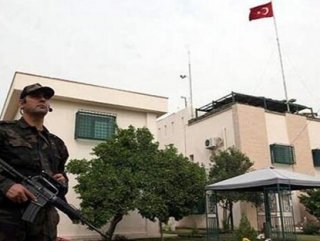 Türk diplomatlar serbest bırakıldı