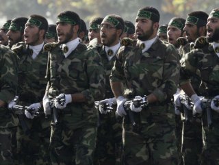 İran IŞİD'e karşı Irak'ta asker konuşlandırdı