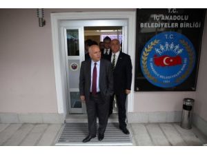 Başkan Yaşar’dan İabb Ziyareti