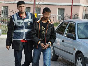 Aranan şahsın eşi ve oğlu uyuşturucuyla yakalandı