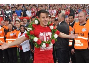 Balıkesirspor İç Transferde Kerem Can İle Yeniden Anlaştı
